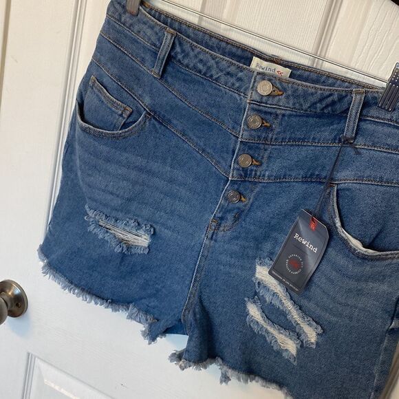 NWT- rewind high rise, medium wash- distressed Jean shorts- size 15/32W - Picture 2 of 13